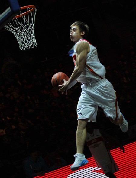 特殊癖好？埃基蒂克名字对称，职业生涯穿过11、22、33、44号（巧合还是偏好？埃基蒂克姓名对称，生涯曾身披11、22、33、44号）