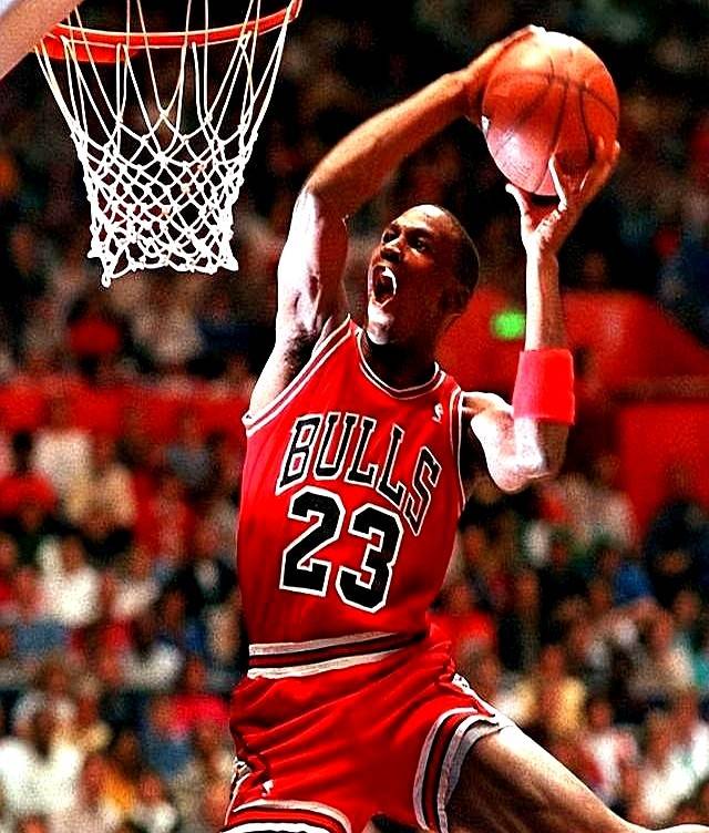 半场战报：都灵1-1科莫，弗拉希奇点射，阿达伊建功（半场比分：都灵1-1科莫，弗拉希奇点球命中，阿达伊破门）