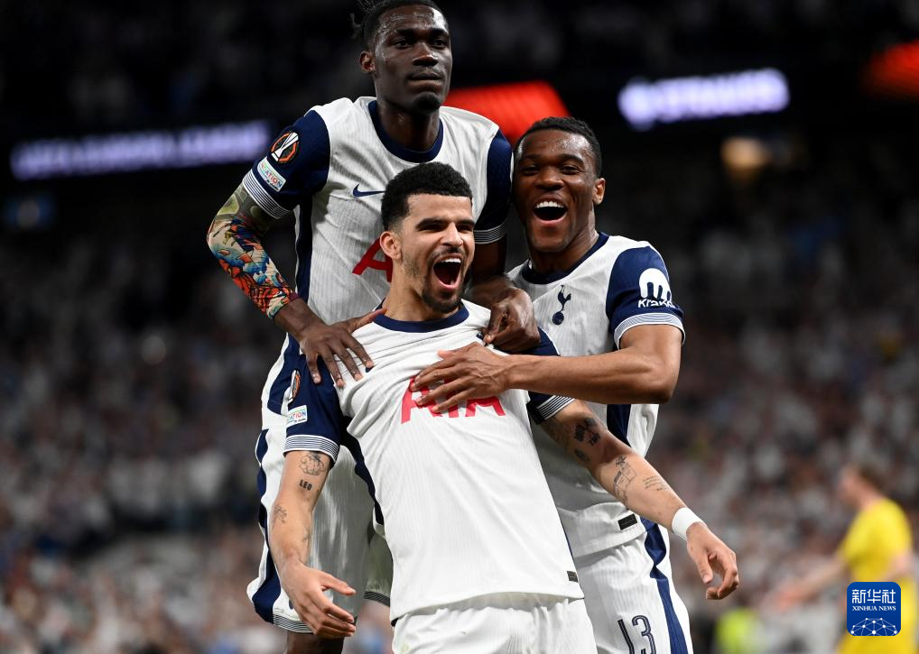 沃特金斯和罗杰斯上赛季至今连线已造8球，英超同期最多（自上季至今，沃特金斯与罗杰斯合力贡献8球，英超同期最多）