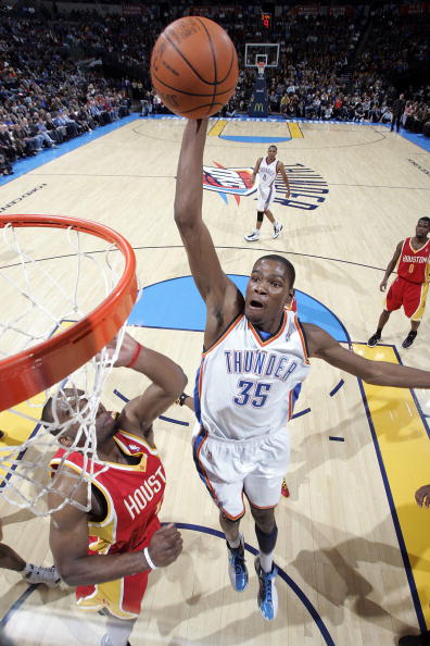 大力神杯已经抵达华盛顿！北京时间6日凌晨正式抽签（大力神杯抵达华盛顿，北京时间6日凌晨举行正式抽签）