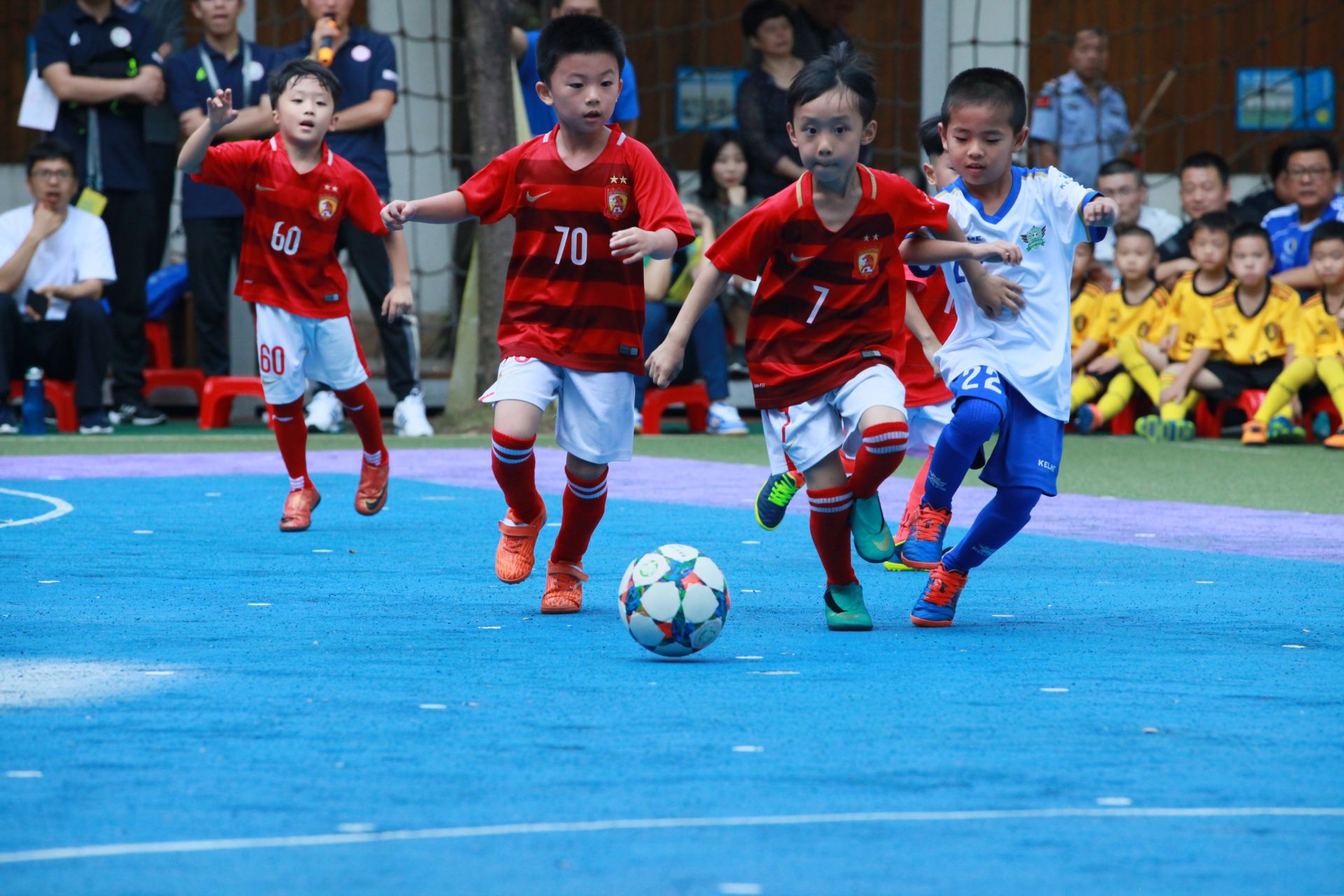 莫雷诺：第一天到米兰我还穿着卡通内裤，结果队友们都穿名牌（莫雷诺回忆初到米兰：我穿卡通内裤，队友清一色名牌）