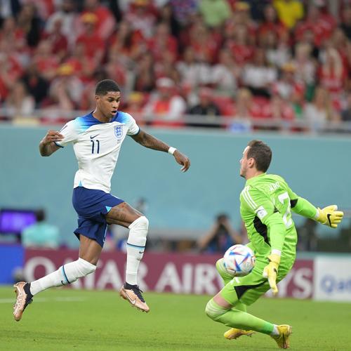 米亚托维奇：皇马应如待C罗般给姆巴佩喂球；我们当年不谈裁判（米亚托维奇：皇马应像对待C罗一样为姆巴佩输送炮弹；当年我们从不讨论裁判）