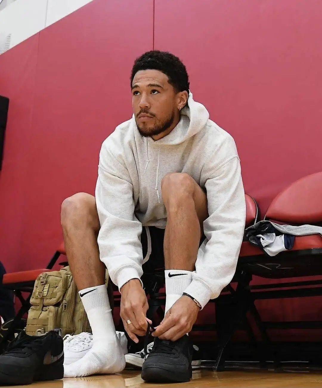 血脉or幽灵？广州豹“正宗”之争撕裂球迷，谁是广州真魂？（血统还是幻影？广州豹正统之争撕裂球迷，谁才是广州之魂？）