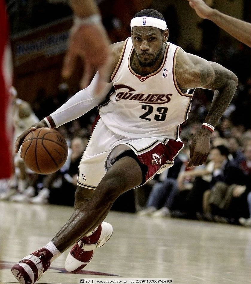 连续三年出局！吉罗纳国王杯再遭下级队伍淘汰，米歇尔三将首秀难挡噩运（三年连折！吉罗纳国王杯又负低级别对手，米歇尔三将处子秀难救主）