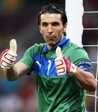 2025年成都混合团体世界杯，中国队卫冕夺冠，日本队以8-2战胜中国香港队，张本美和失一局。（2025成都混合团体世界杯：中国队成功卫冕，日本8-2击败中国香港，张本美和丢一局）