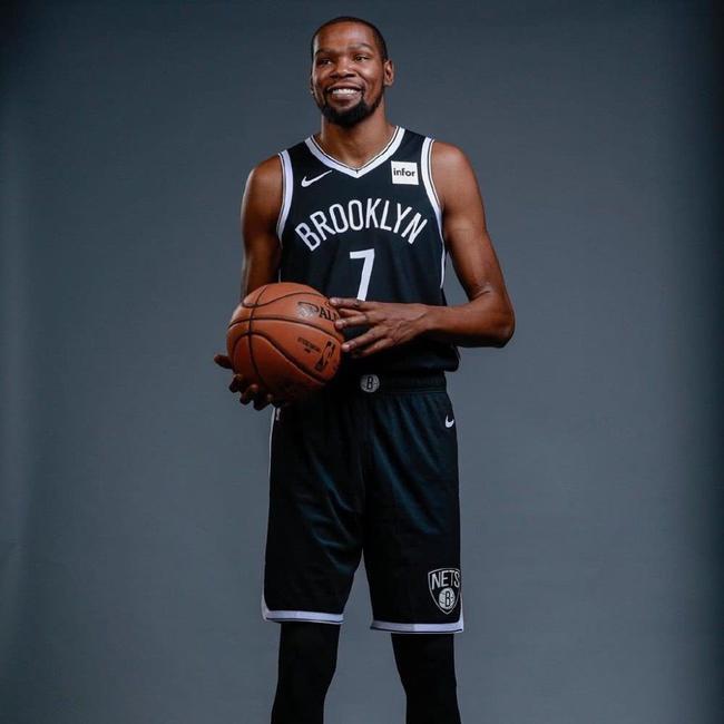 迪洛伦佐谈3场不胜0进球：我们缺上赛季让我们与众不同的精神（迪洛伦佐：三轮不胜颗粒无收，球队少了上季让我们脱颖而出的那股精神）