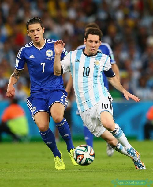 权田修一：申花外援的个人能力非常突出；拿到3分的感觉很好（权田修一盛赞申花外援个人能力出众：拿下3分感觉很棒）