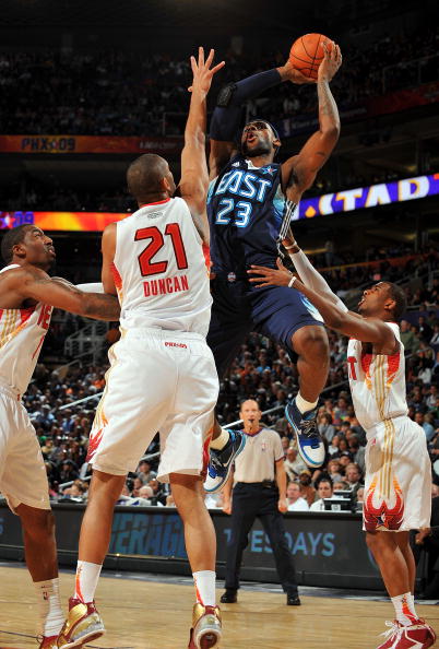 跟队记者：萨56可能续约至2029年，今夏他曾被标价3000万欧元（队记称：萨56有望续约至2029年，今夏曾被标价3000万欧元）