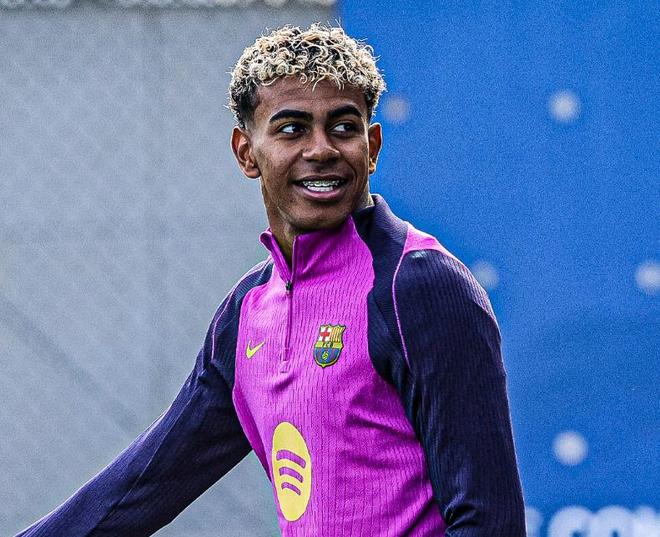 当选11月最佳球员，瓦尔迪是意甲首位获此殊荣的英格兰球员（瓦尔迪当选11月最佳，成意甲首位获此荣誉的英格兰球员）